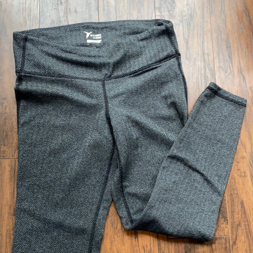 Old Navy Active Go Dry herringbone leggings - Sz M